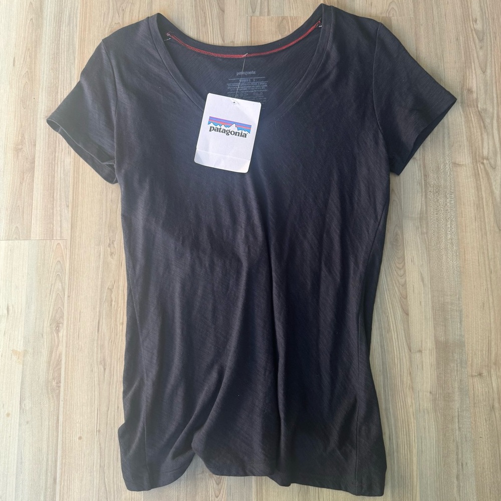 NEW Patagonia Necessity Short Sleeve V Neck T-Shirt Black Size S